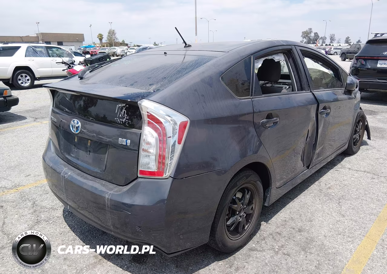 2015 Toyota Prius Two VIN:JTDKN3DU9F1927476 - 4