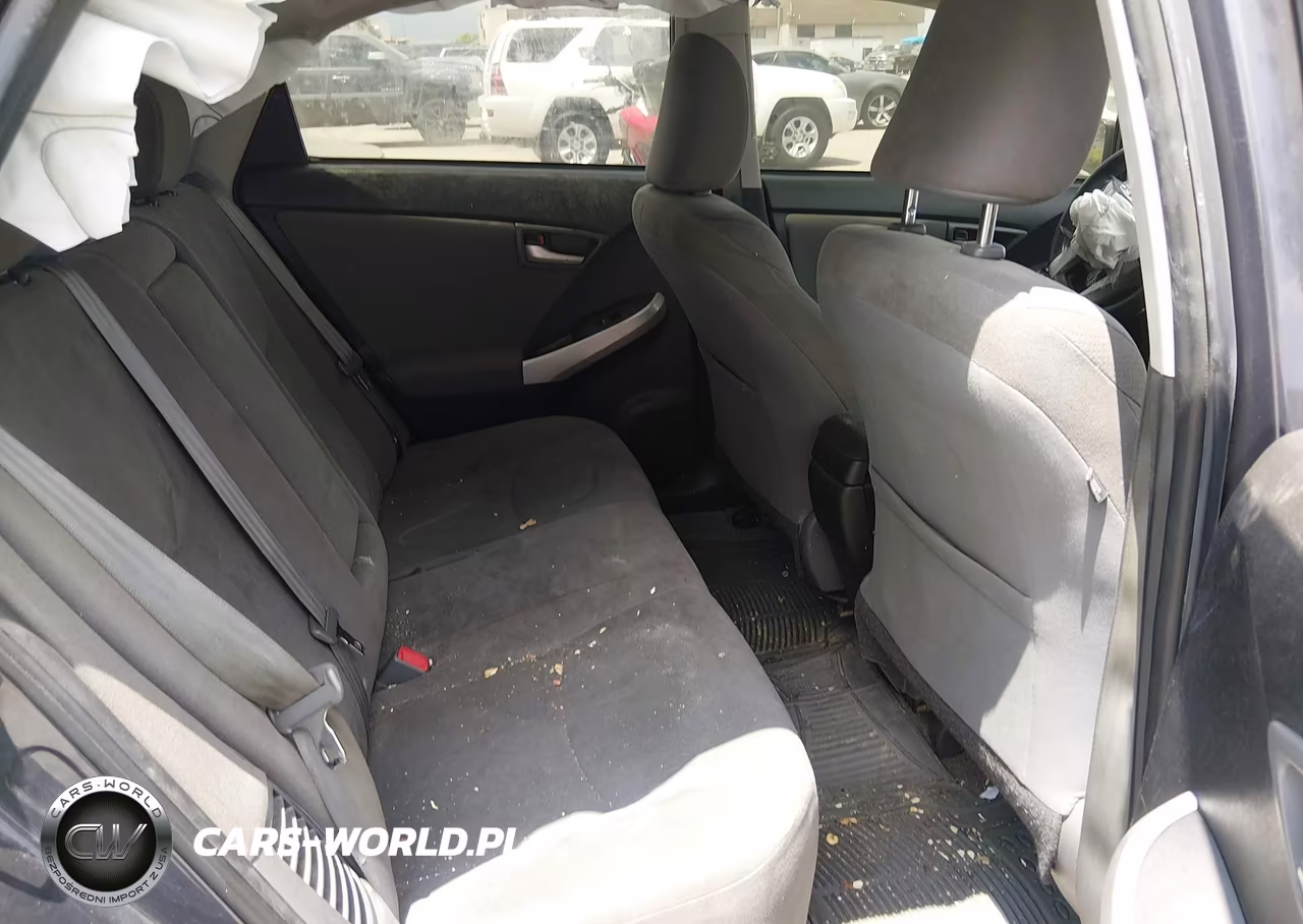 2015 Toyota Prius Two VIN:JTDKN3DU9F1927476 - 8