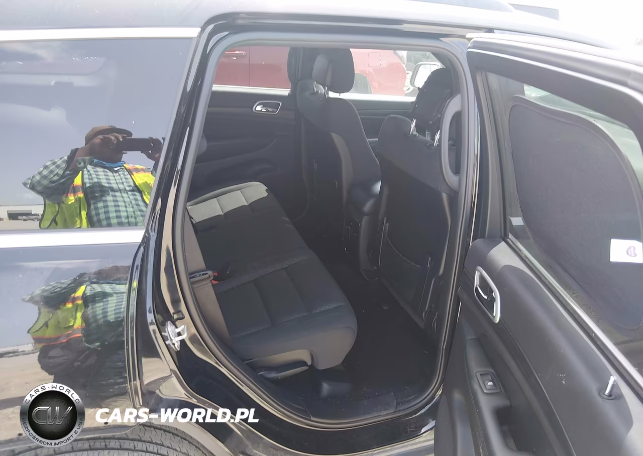 2019 Jeep Grand Cherokee Laredo E 4X2 VIN:1C4RJEAG6KC673261 - 8