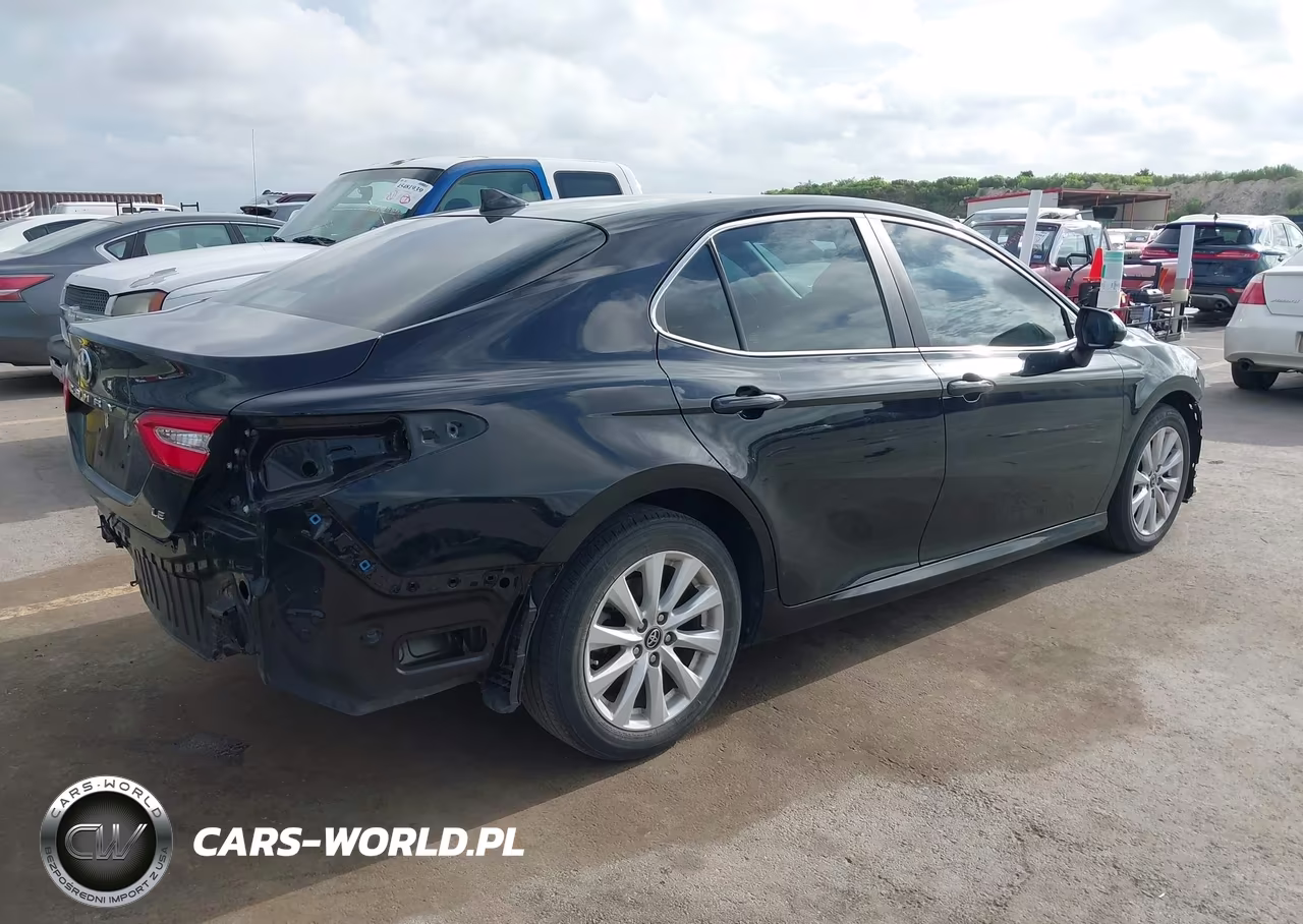 2019 Toyota Camry Le VIN:4T1B11HKXKU846578 - 4