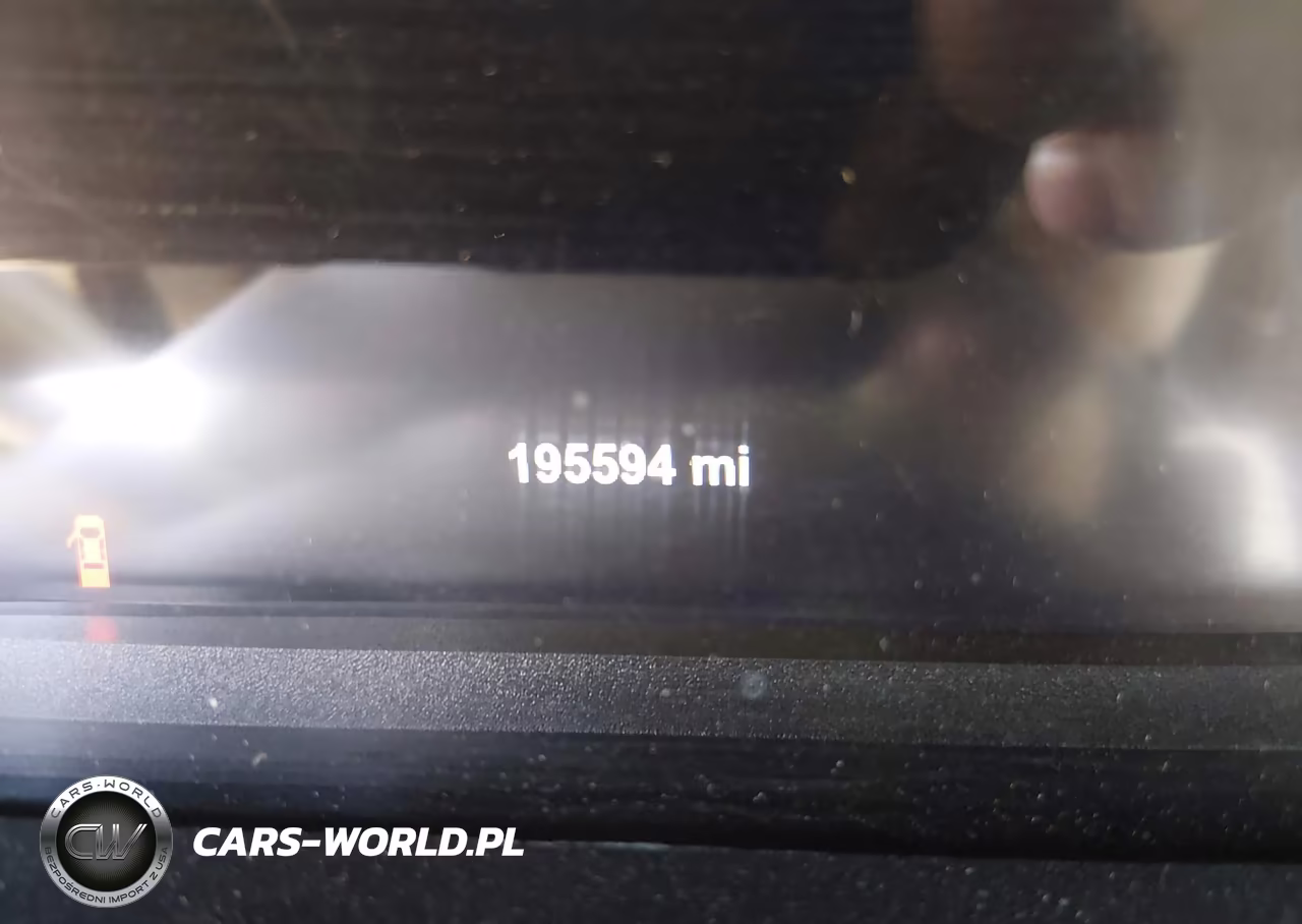 2015 Ram 1500 Laramie VIN:1C6RR7NM9FS567894 - 15