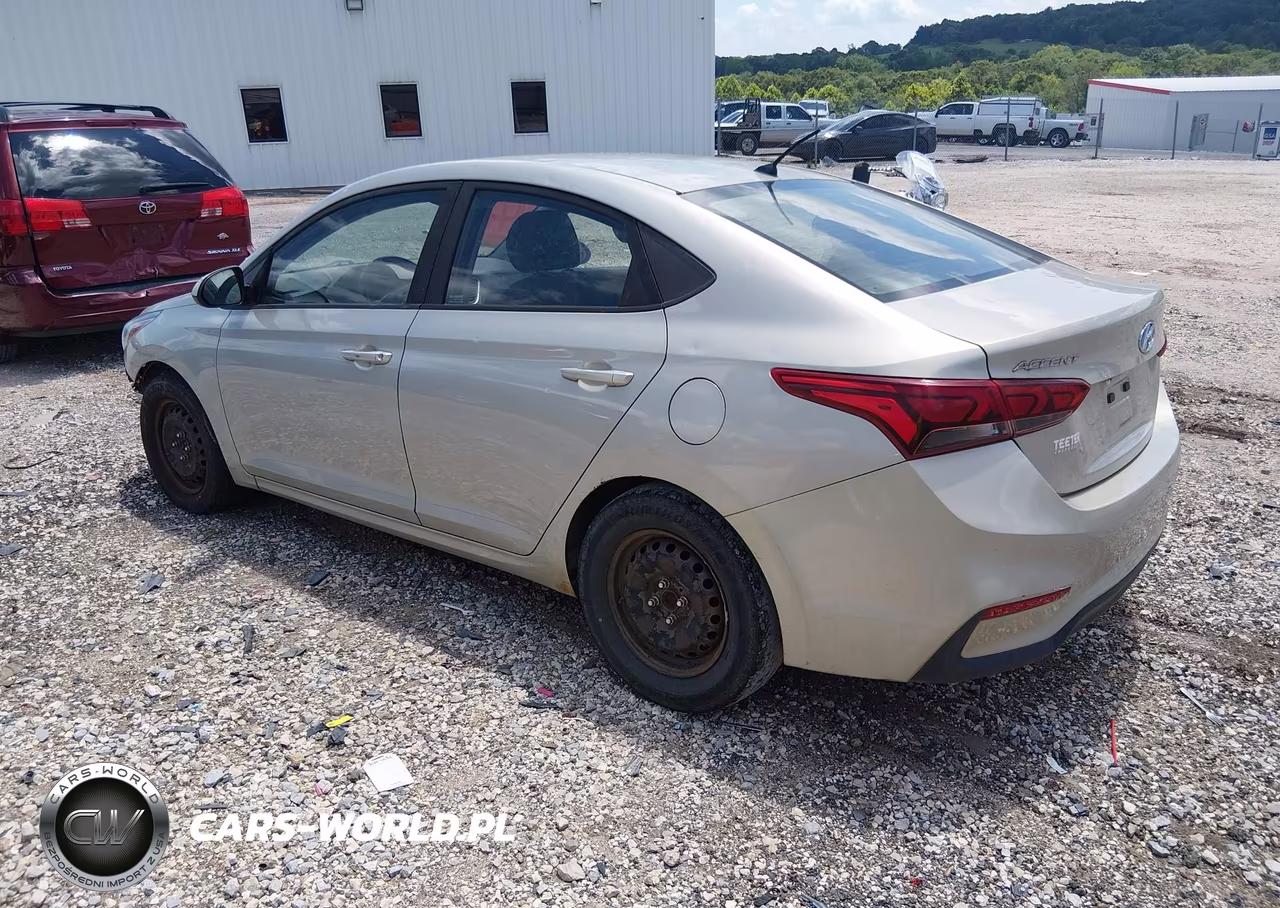 2018 Hyundai Accent Se VIN:3KPC24A32JE021075 - 3