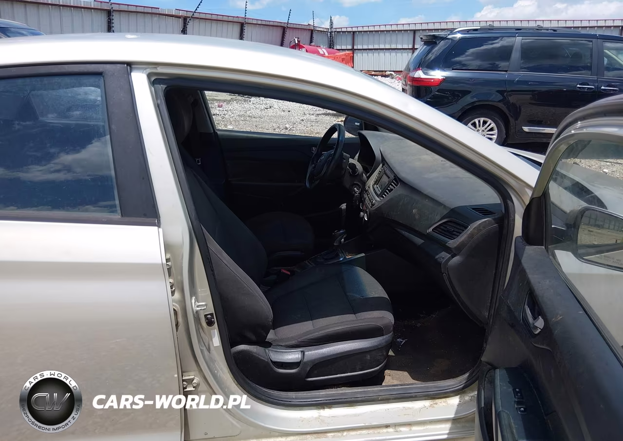 2018 Hyundai Accent Se VIN:3KPC24A32JE021075 - 5