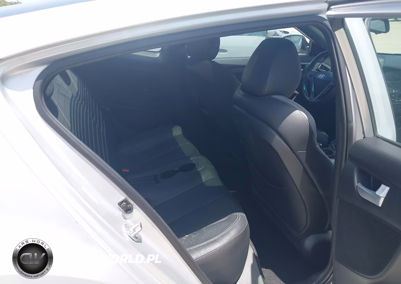 2016 Hyundai Veloster Turbo VIN:KMHTC6AE4GU257131 - 8