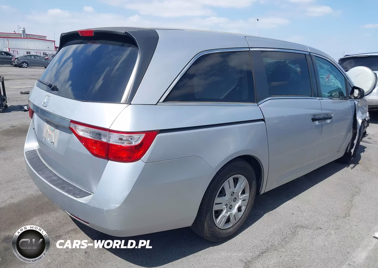 2013 Honda Odyssey Lx VIN:5FNRL5H23DB034166 - 4