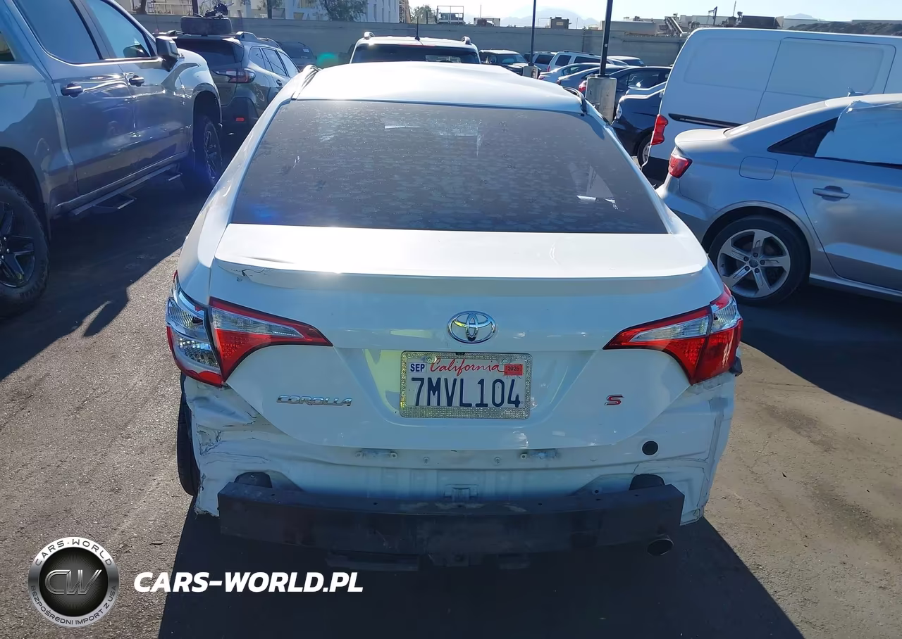 2015 Toyota Corolla S Plus VIN:5YFBURHE3FP353557 - 17