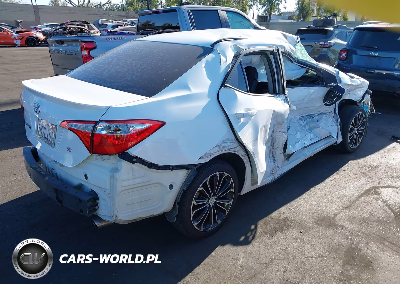 2015 Toyota Corolla S Plus VIN:5YFBURHE3FP353557 - 4