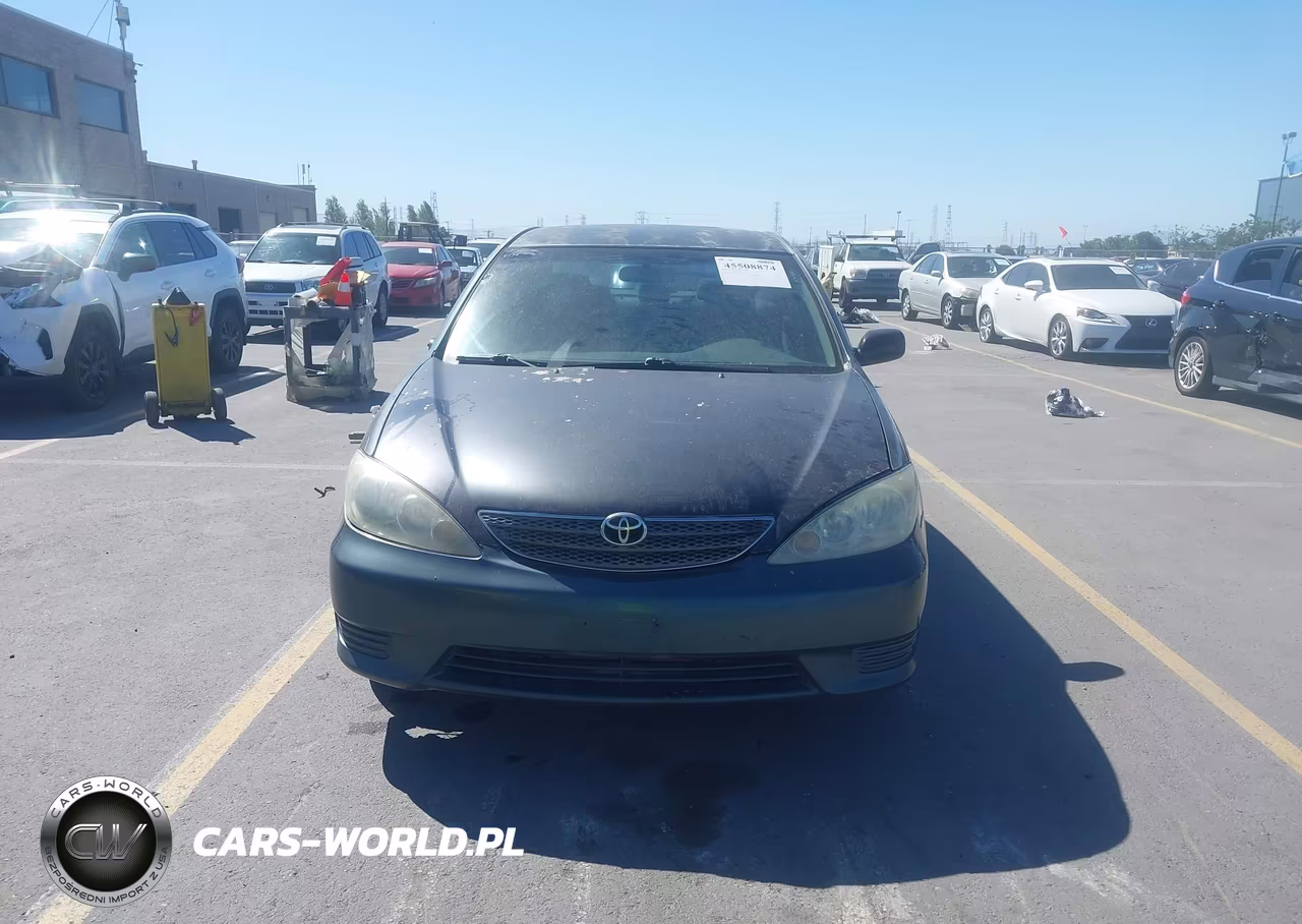 2005 Toyota Camry Le VIN:4T1BE32K05U070703 - 12