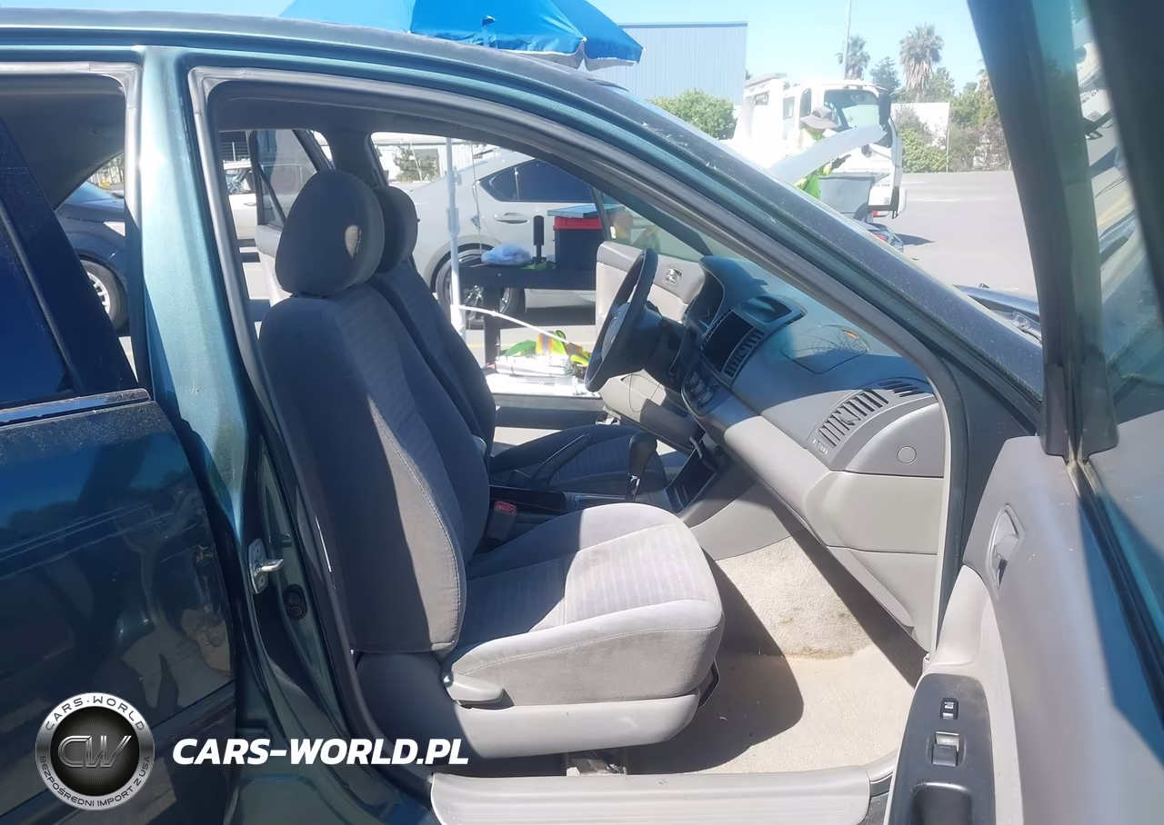 2005 Toyota Camry Le VIN:4T1BE32K05U070703 - 5