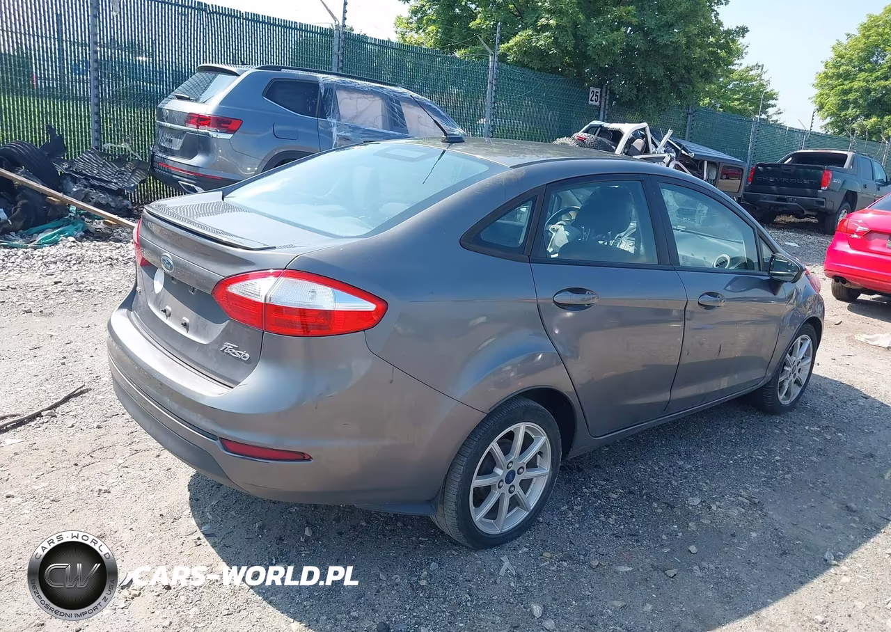 2014 Ford Fiesta Se VIN:3FADP4BJ5EM138914 - 4