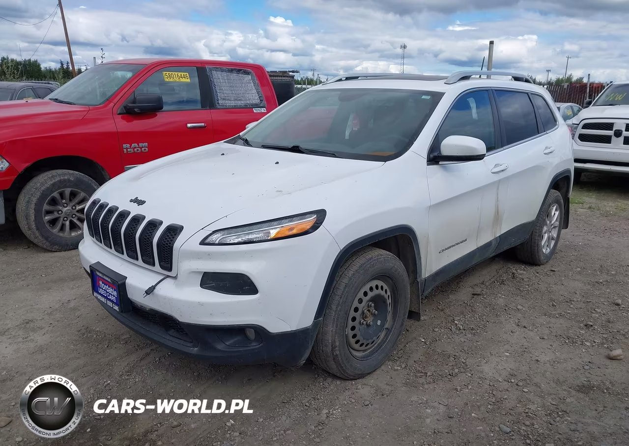 2017 Jeep Cherokee Latitude 4X4 VIN:1C4PJMCS6HW602717 - 2