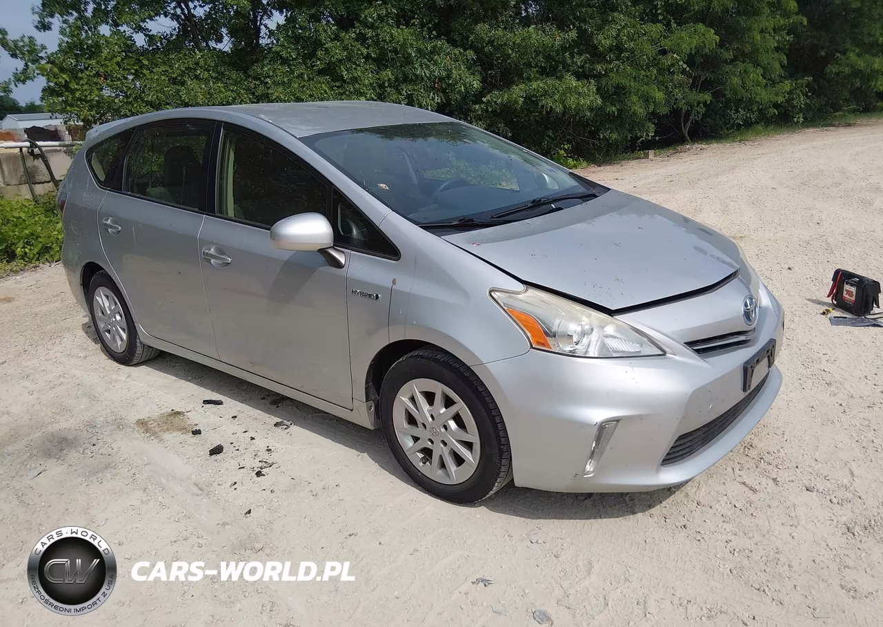 2013 Toyota Prius V Three – zdjęcie 1 z 17