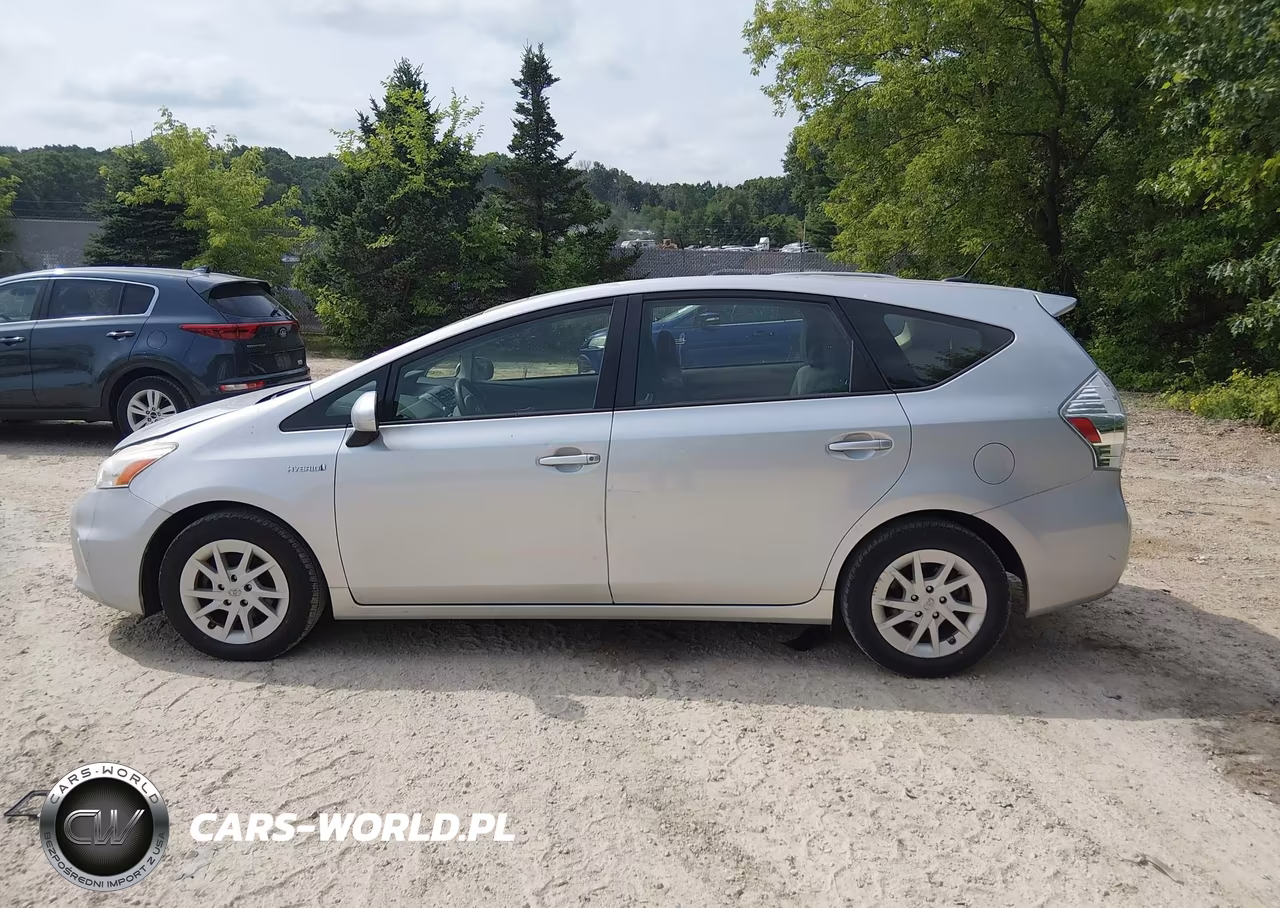 2013 Toyota Prius V Three VIN:JTDZN3EU5D3282792 - 14