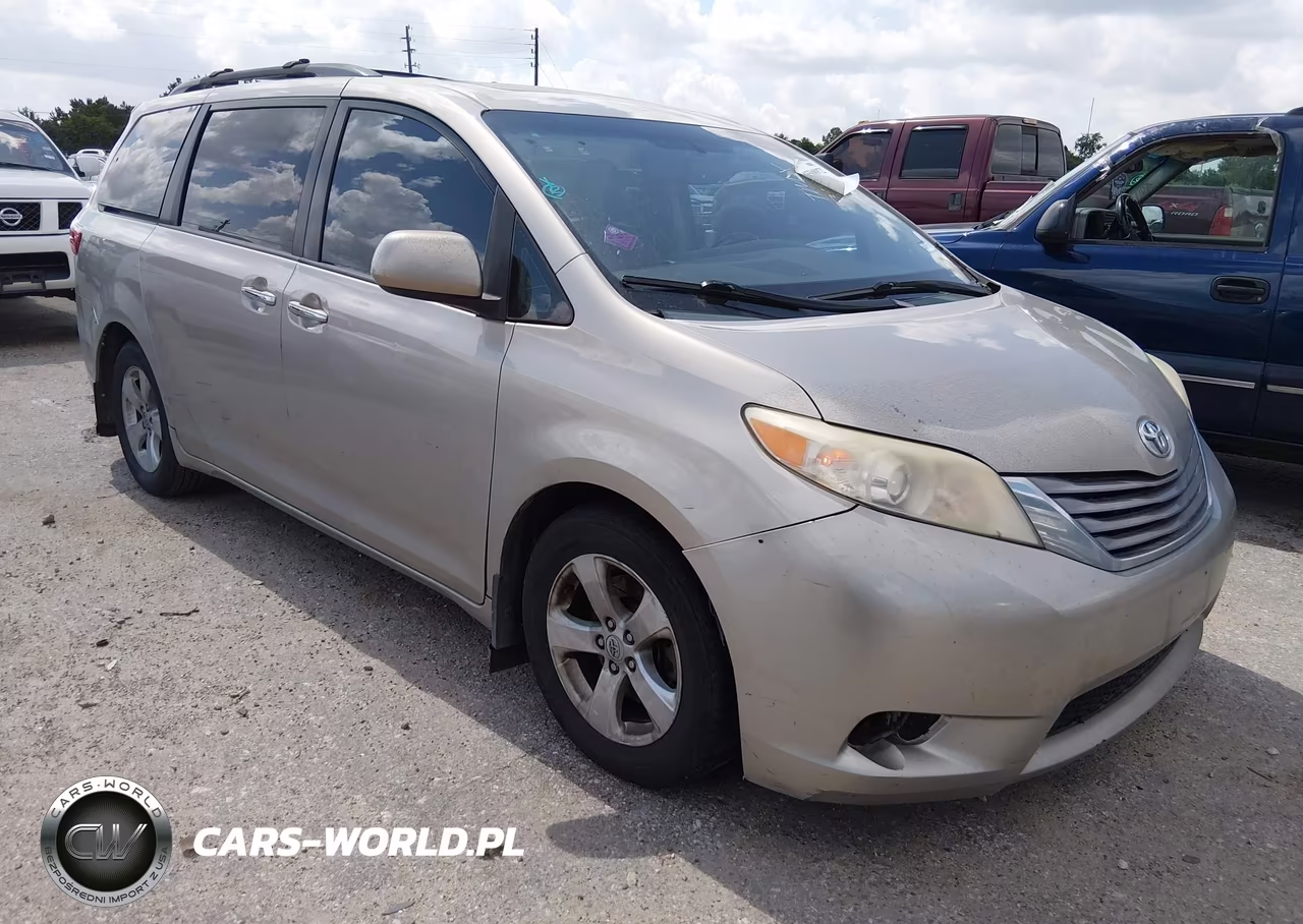 2015 Toyota Sienna Xle 8 Passenger