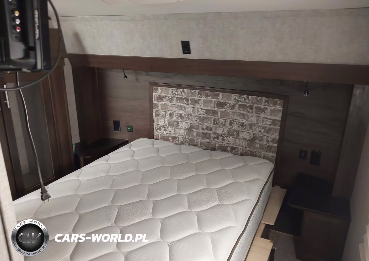 2018 Forest River Cherokee 30' 5Th Wheel VIN:5ZT3CKVB7J2701987 - 14