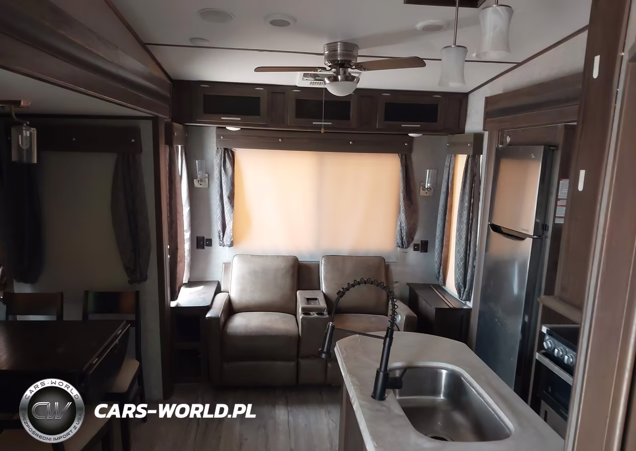 2018 Forest River Cherokee 30' 5Th Wheel VIN:5ZT3CKVB7J2701987 - 8