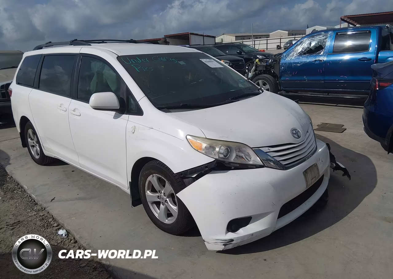 2015 Toyota Sienna Le 8 Passenger