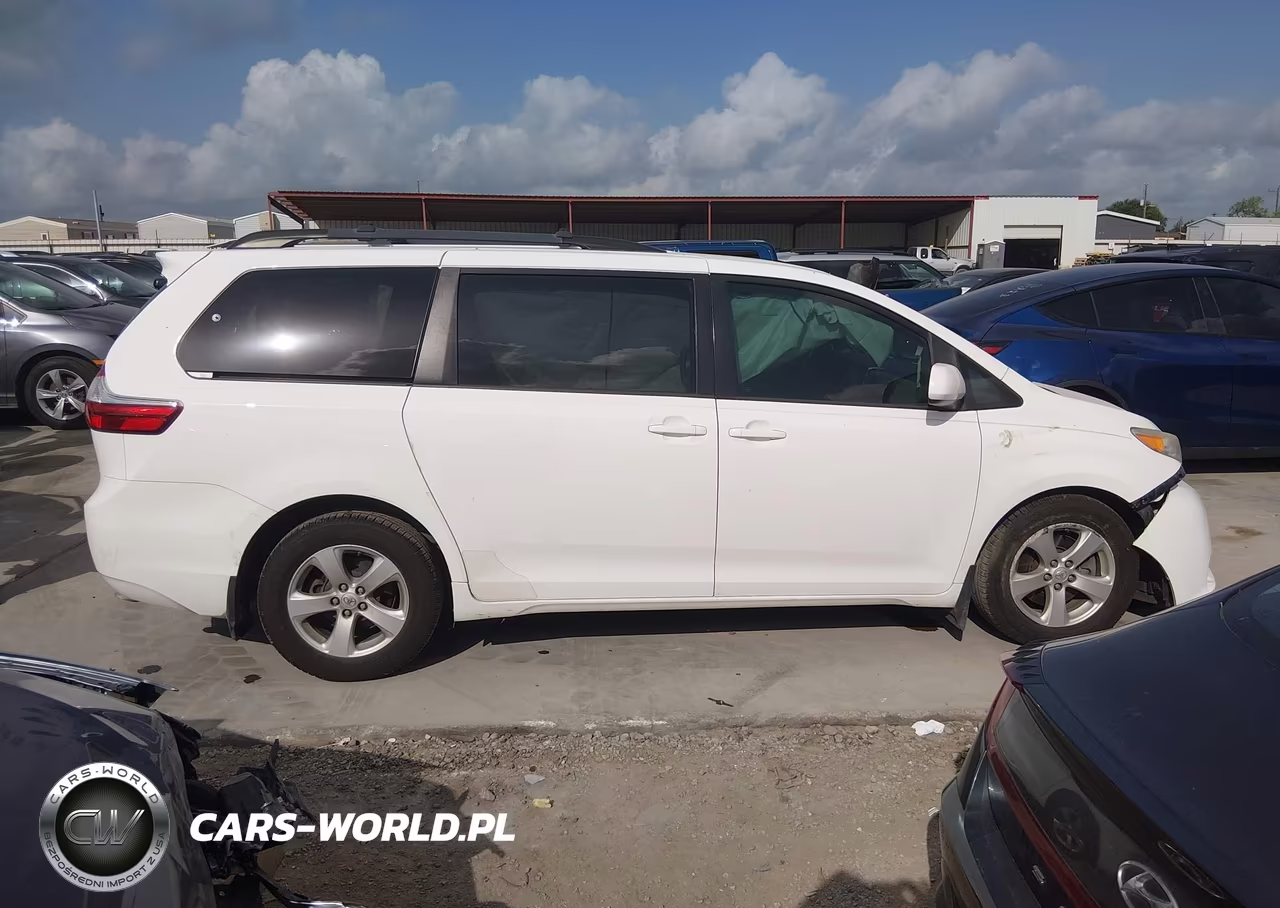 2015 Toyota Sienna Le 8 Passenger VIN:5TDKK3DC3FS641416 - 14