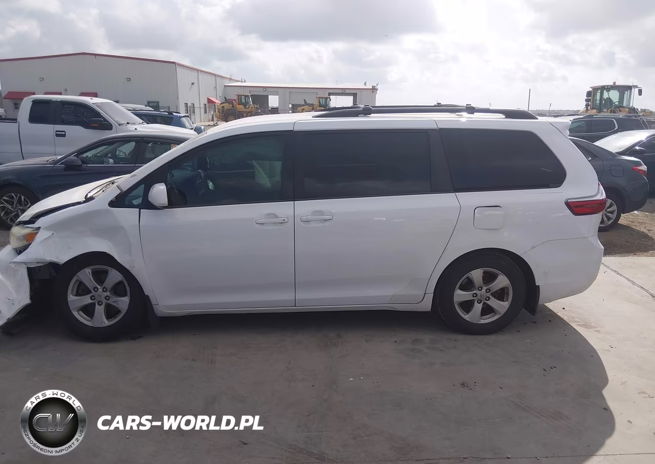 2015 Toyota Sienna Le 8 Passenger VIN:5TDKK3DC3FS641416 - 15