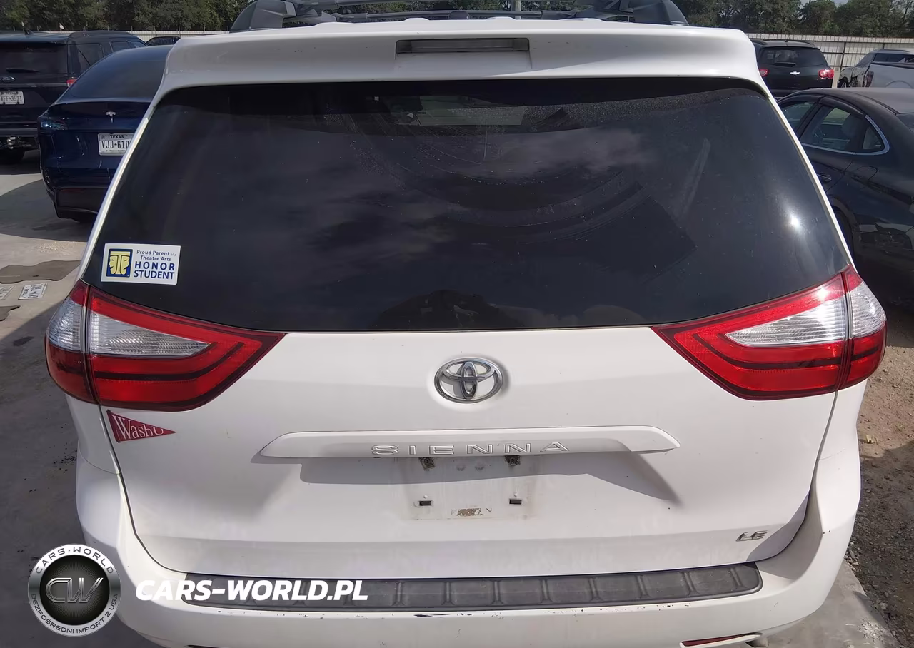 2015 Toyota Sienna Le 8 Passenger VIN:5TDKK3DC3FS641416 - 17
