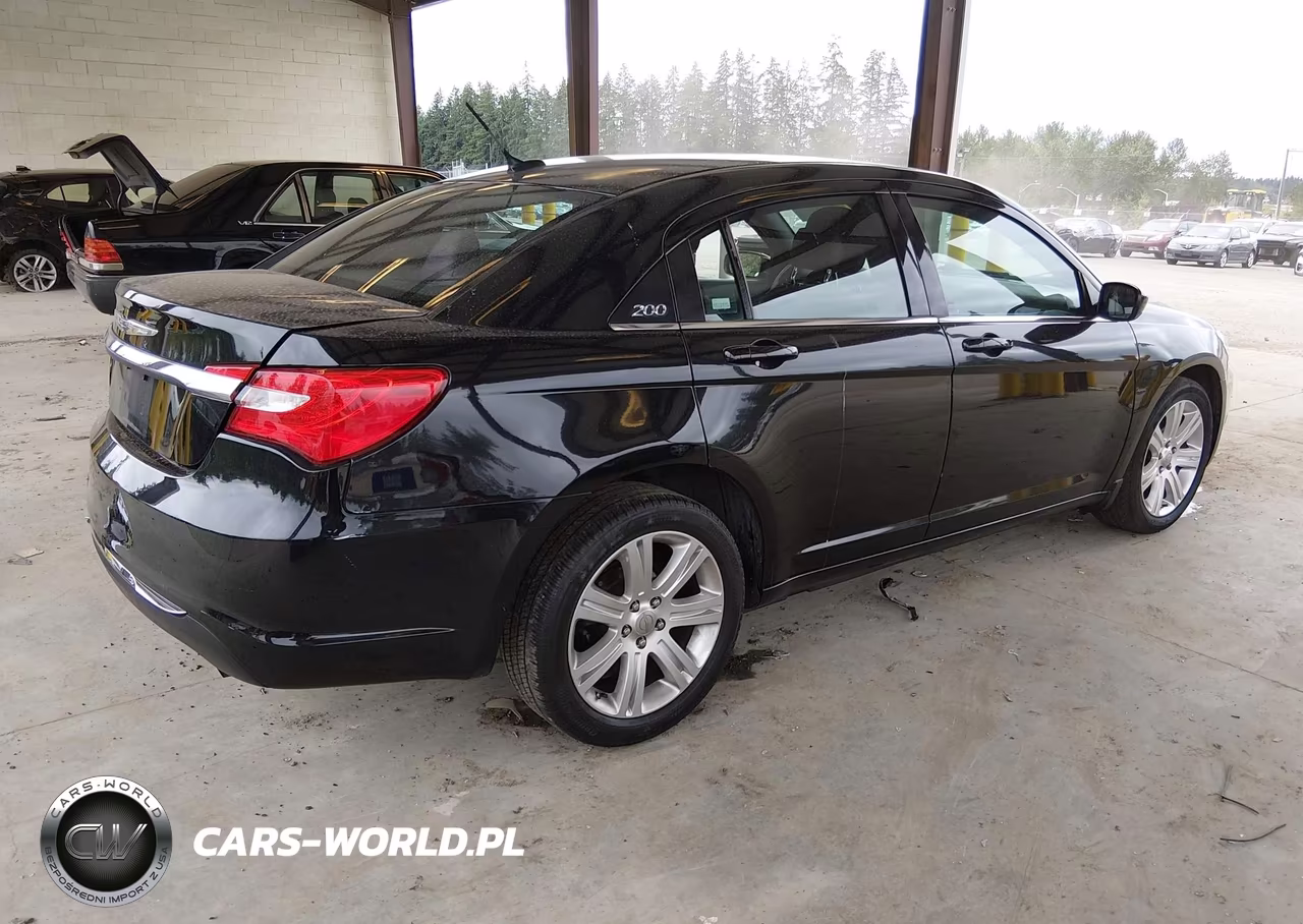 2013 Chrysler 200 Lx VIN:1C3CCBAB4DN764348 - 4