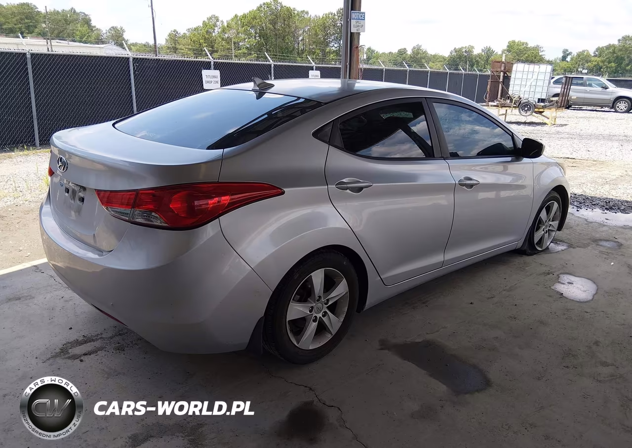 2013 Hyundai Elantra Gls VIN:5NPDH4AEXDH430557 - 4