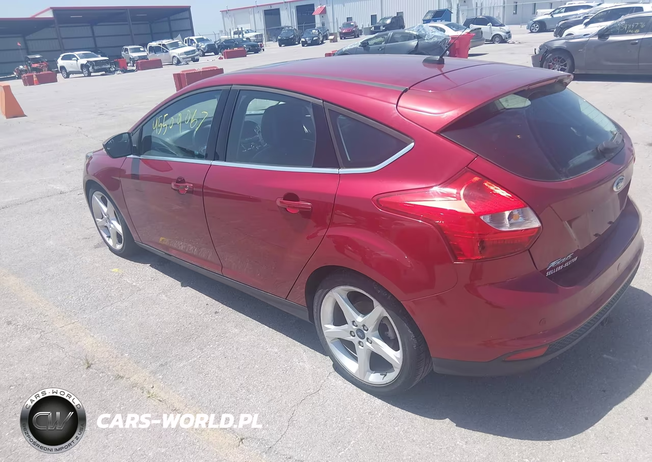 2013 Ford Focus Titanium VIN:1FADP3N27DL108070 - 3