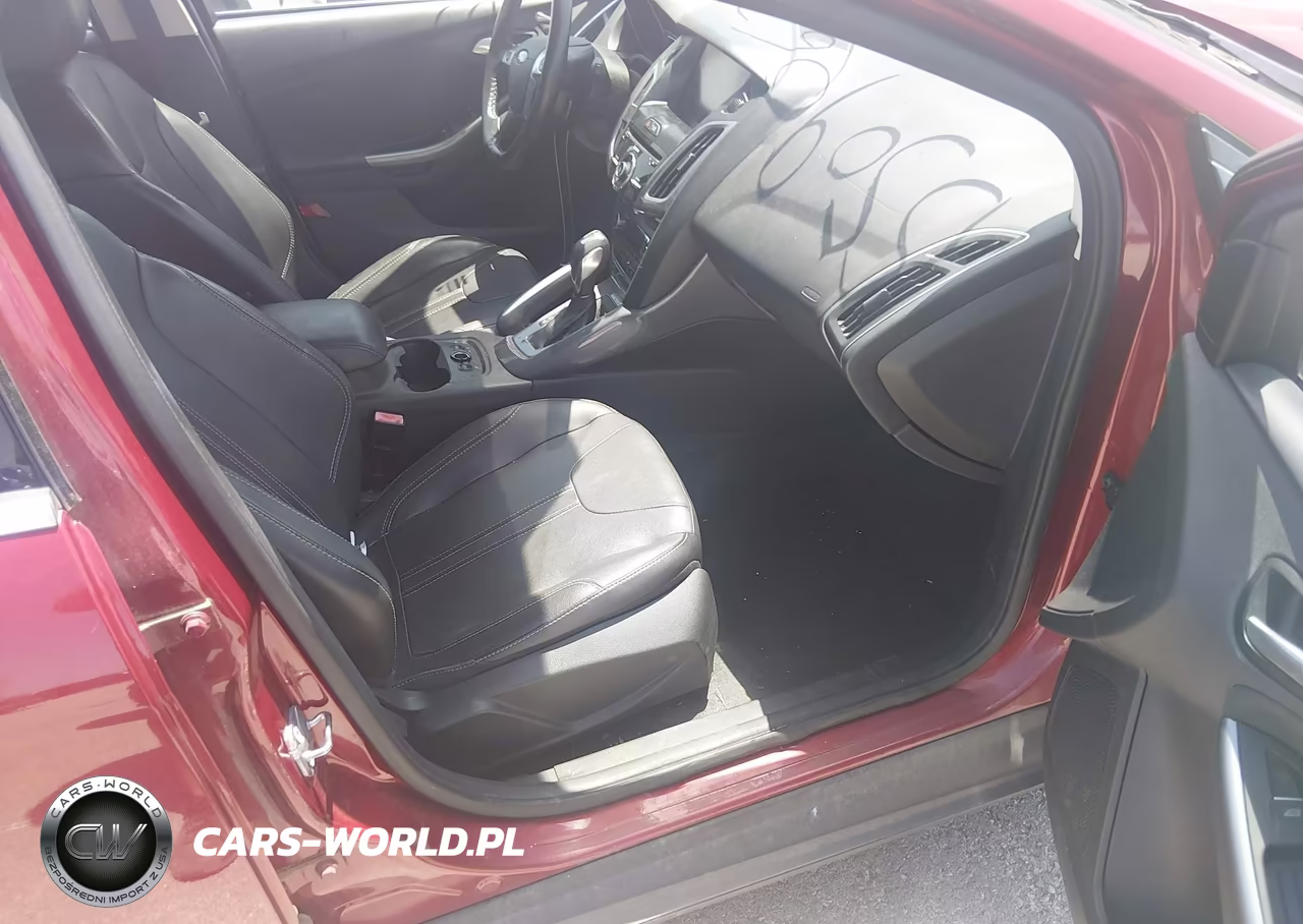 2013 Ford Focus Titanium VIN:1FADP3N27DL108070 - 5