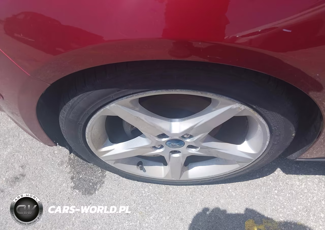2013 Ford Focus Titanium VIN:1FADP3N27DL108070 - 6