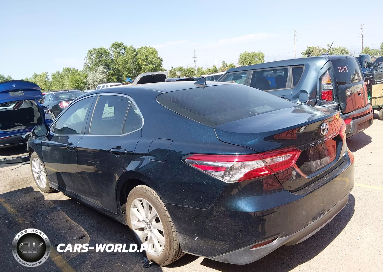 2019 Toyota Camry Le VIN:4T1B11HK6KU691852 - 14