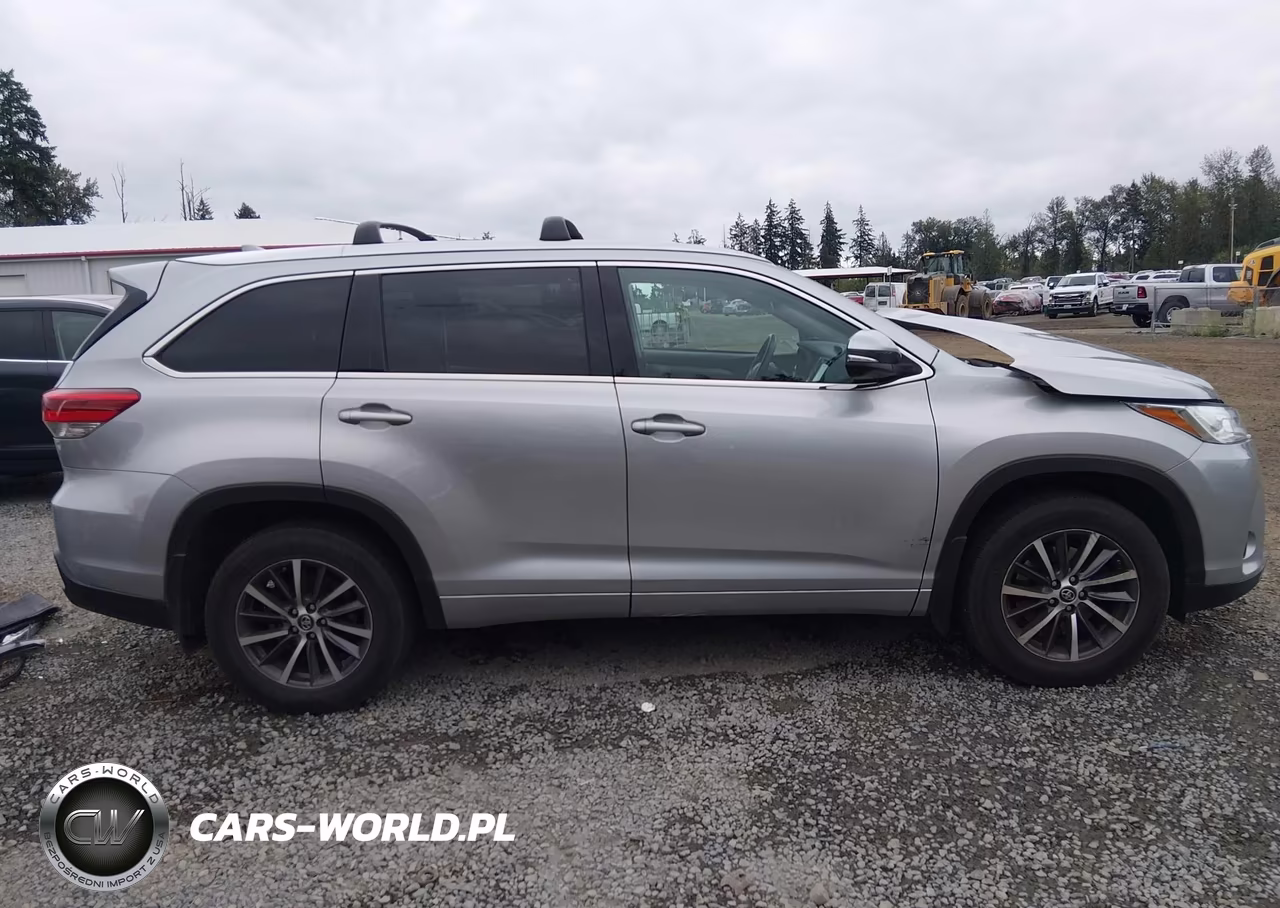 2018 Toyota Highlander Xle VIN:5TDJZRFH6JS524506 - 14
