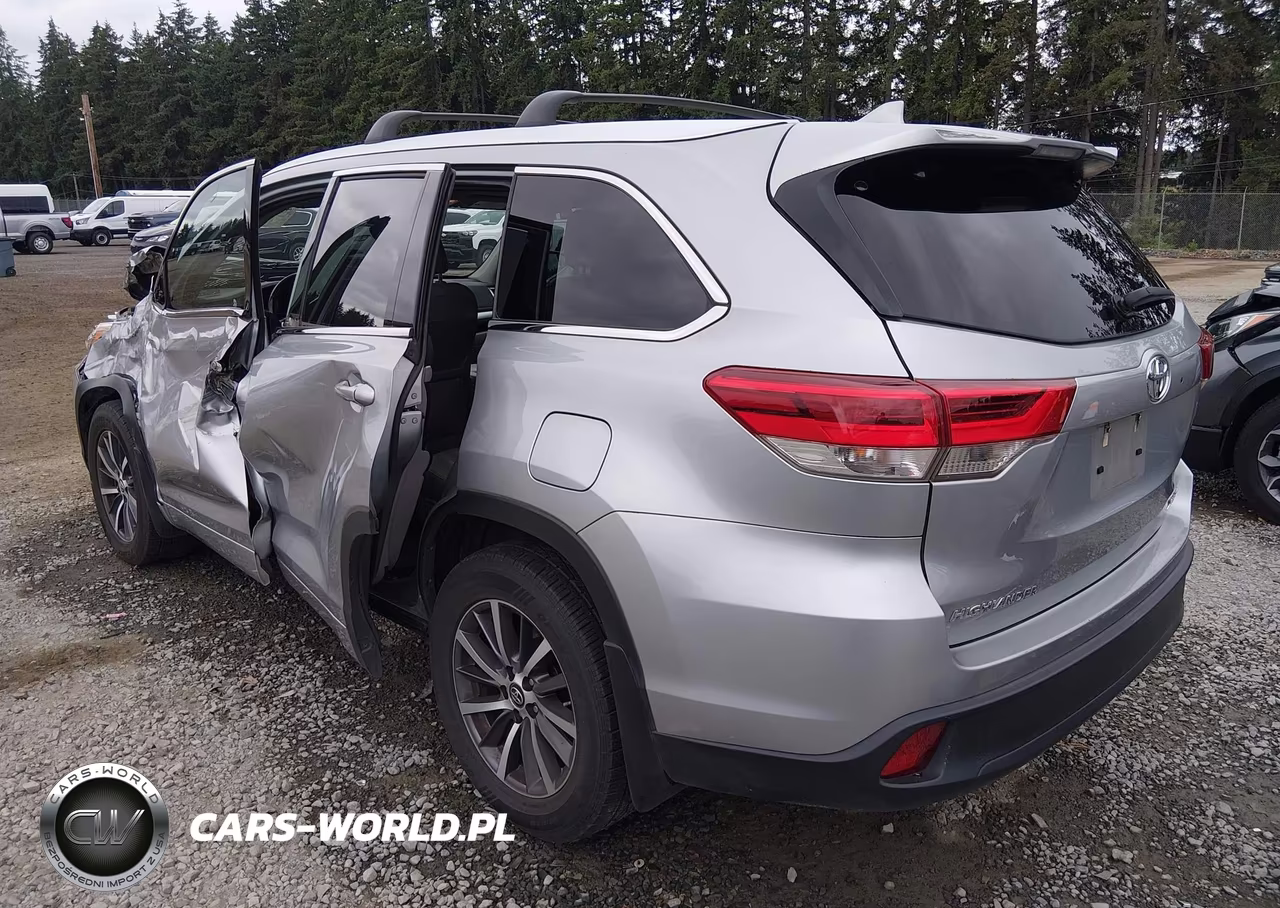2018 Toyota Highlander Xle VIN:5TDJZRFH6JS524506 - 3