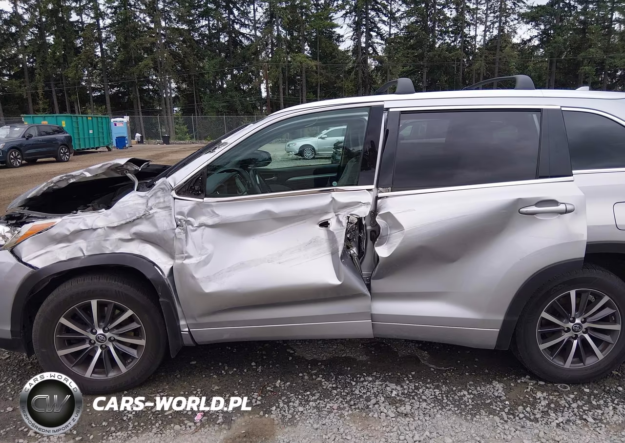 2018 Toyota Highlander Xle VIN:5TDJZRFH6JS524506 - 6