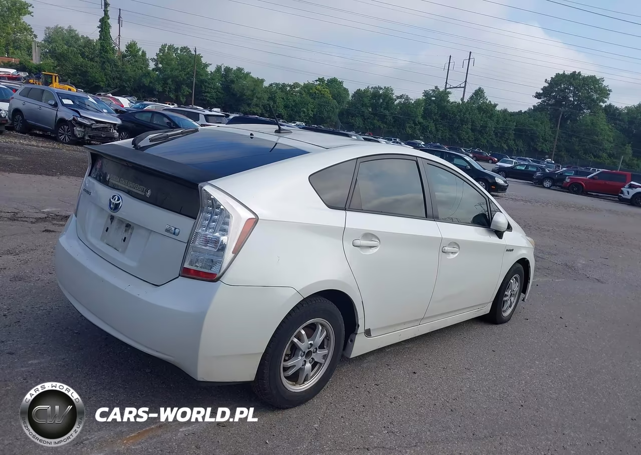 2010 Toyota Prius Iii VIN:JTDKN3DUXA1001368 - 4