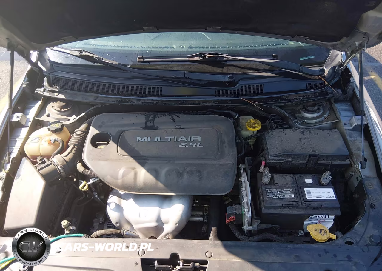 2015 Chrysler 200 Limited VIN:1C3CCCABXFN666286 - 10