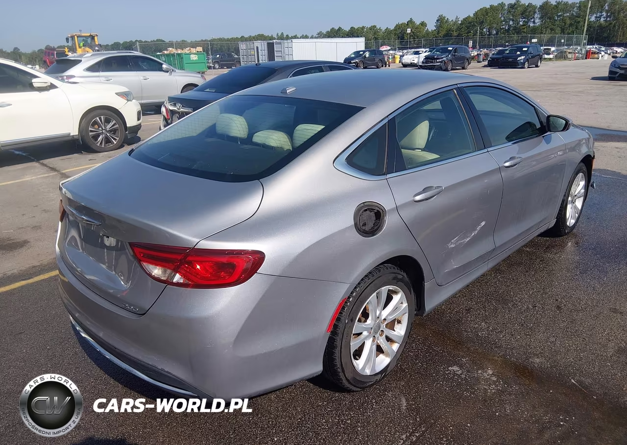 2015 Chrysler 200 Limited VIN:1C3CCCABXFN666286 - 4