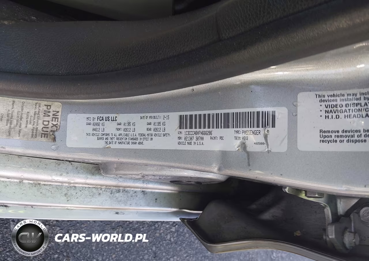2015 Chrysler 200 Limited VIN:1C3CCCABXFN666286 - 9