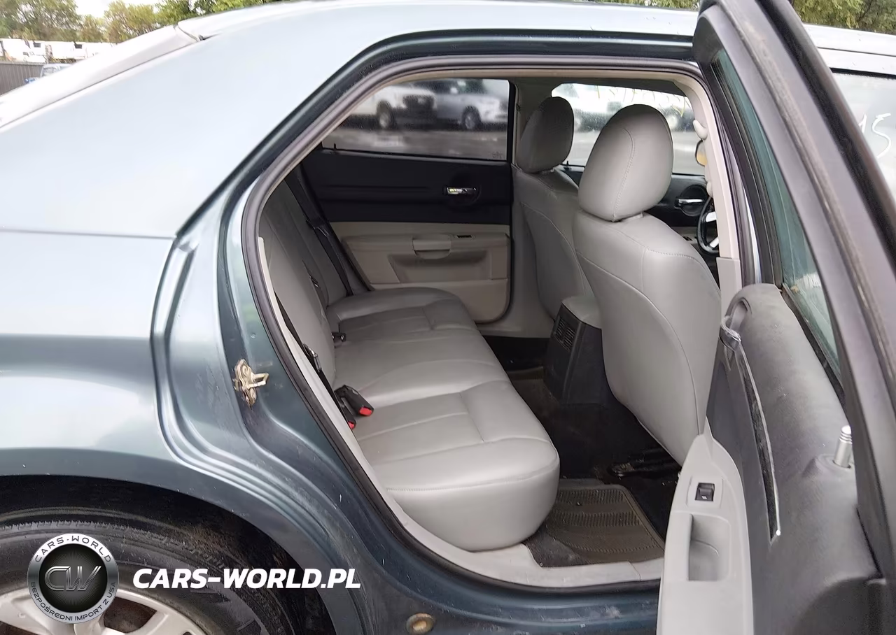 2006 Chrysler 300 Touring VIN:2C3KA53G96H382680 - 8