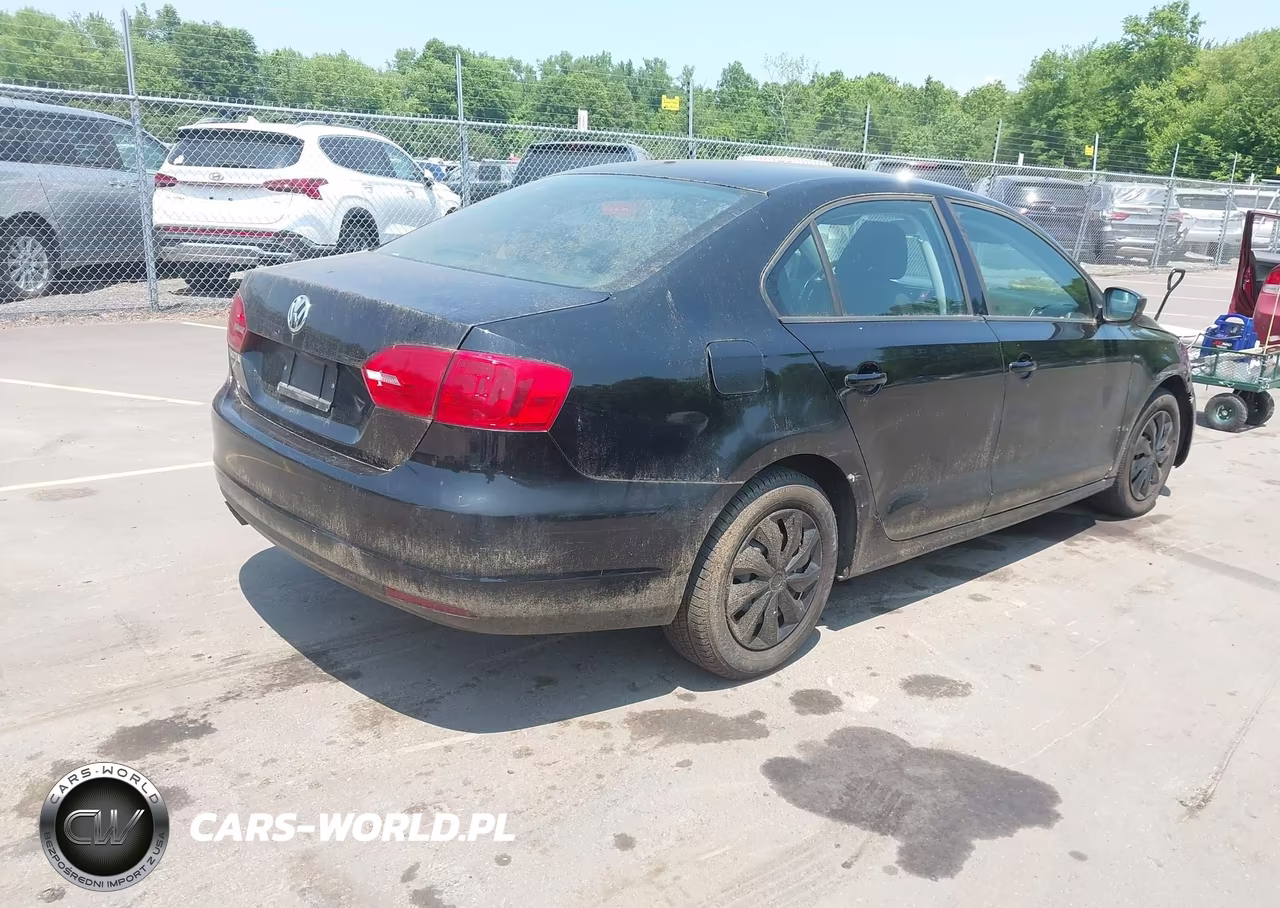 2013 Volkswagen Jetta 2.0L S VIN:3VW2K7AJ7DM390789 - 4