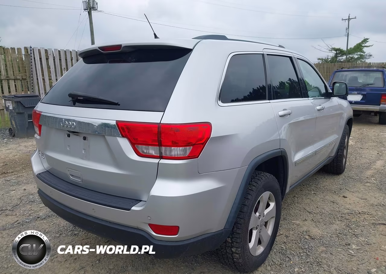 2013 Jeep Grand Cherokee Laredo VIN:1C4RJFAGXDC634116 - 4