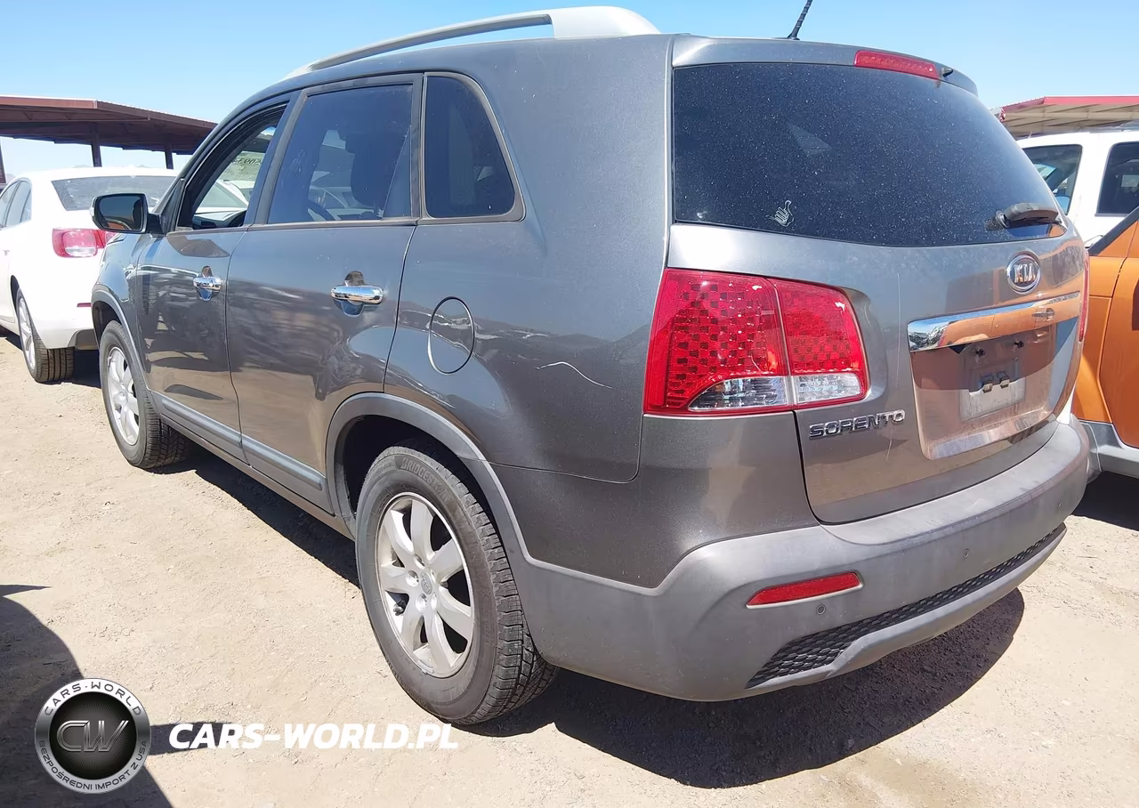 2012 Kia Sorento Lx VIN:5XYKT3A68CG256633 - 3