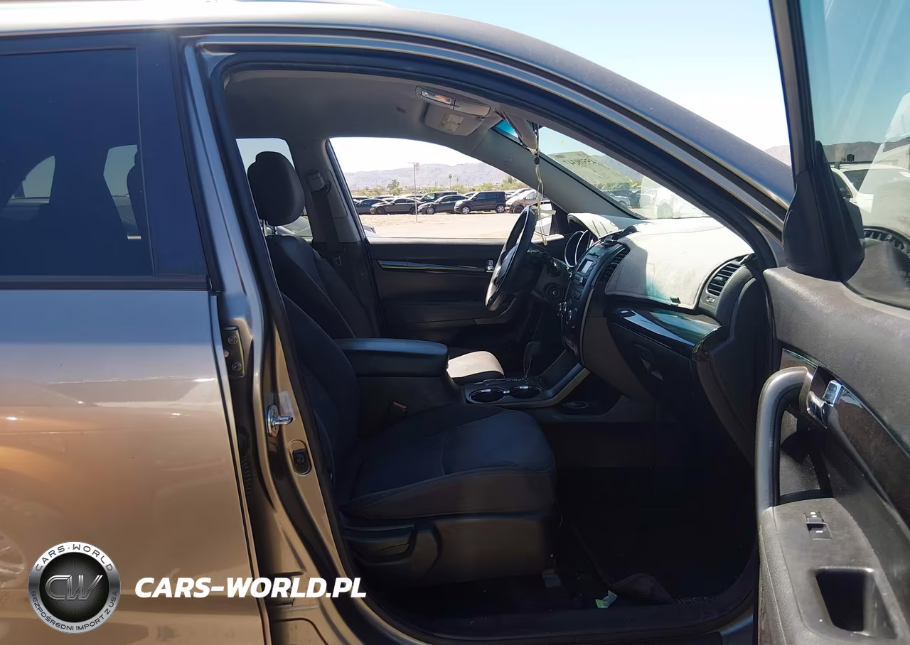 2012 Kia Sorento Lx VIN:5XYKT3A68CG256633 - 5