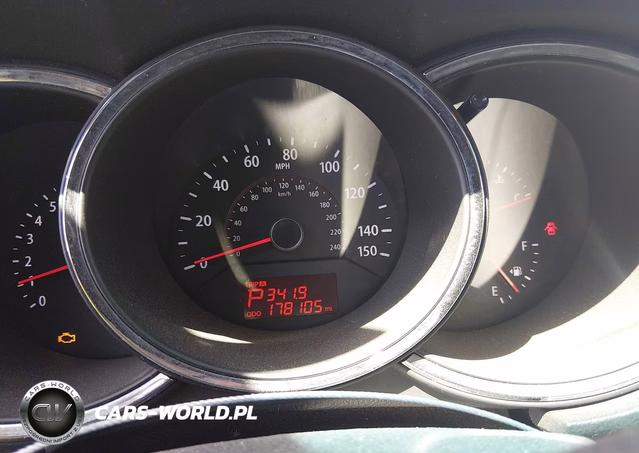 2012 Kia Sorento Lx VIN:5XYKT3A68CG256633 - 7
