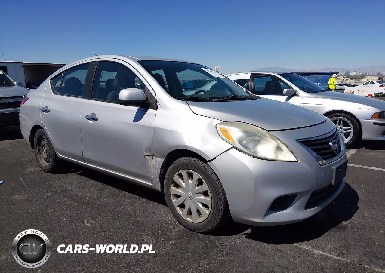 2013 Nissan Versa 1.6 Sv – zdjęcie 1 z 11