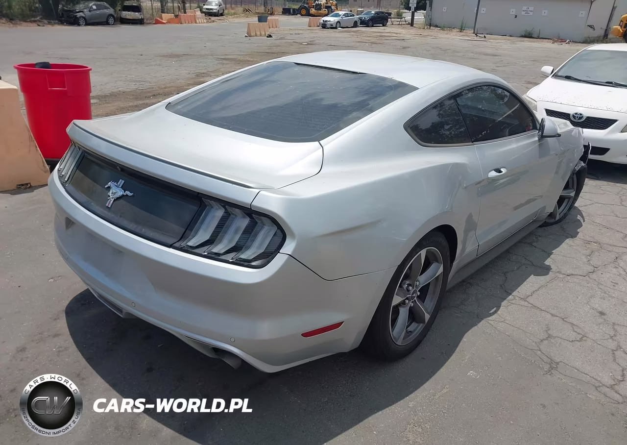 2015 Ford Mustang V6 VIN:1FA6P8AM0F5418386 - 4