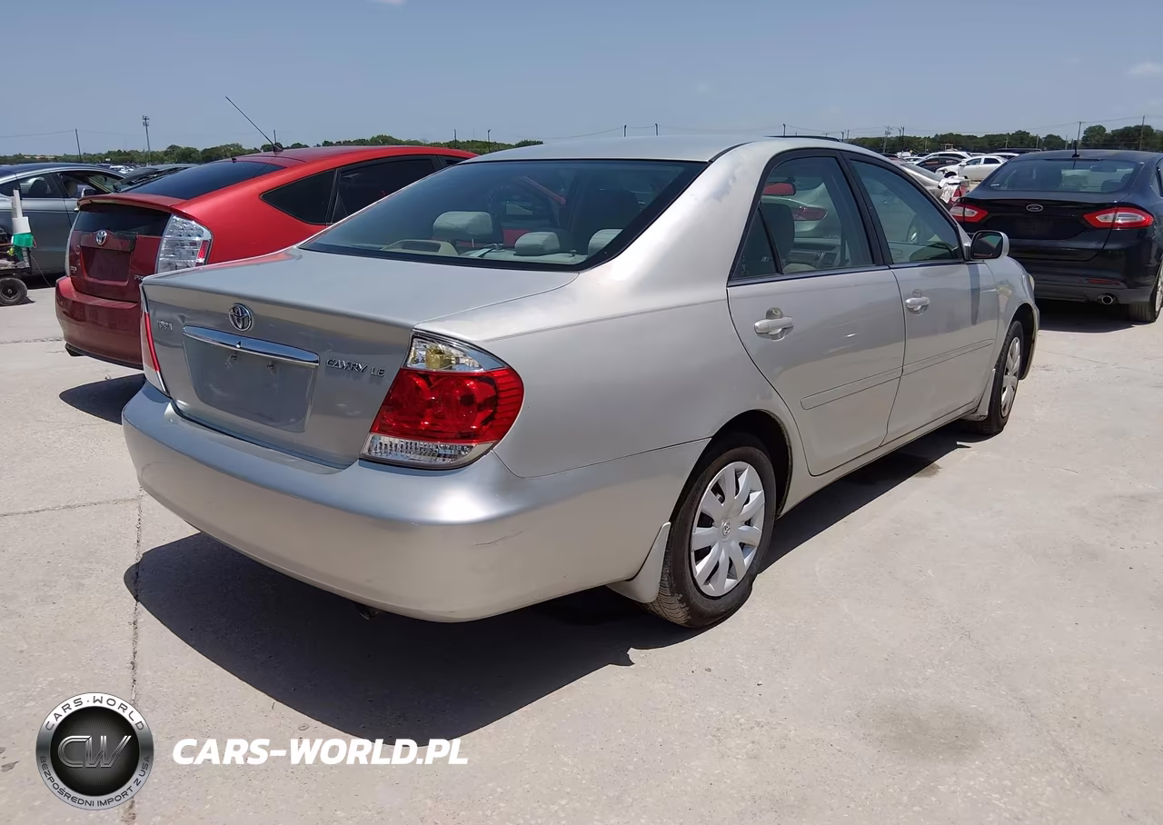 2005 Toyota Camry Le VIN:4T1BE32K35U542053 - 4