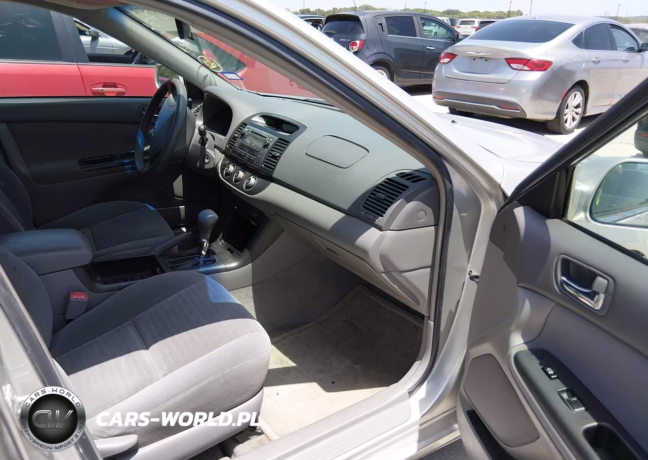 2005 Toyota Camry Le VIN:4T1BE32K35U542053 - 5