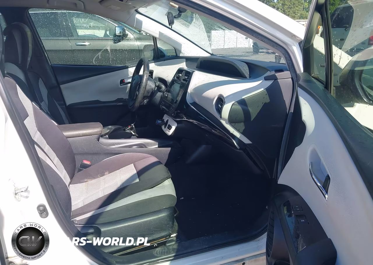 2016 Toyota Prius Two VIN:JTDKBRFU0G3001448 - 5