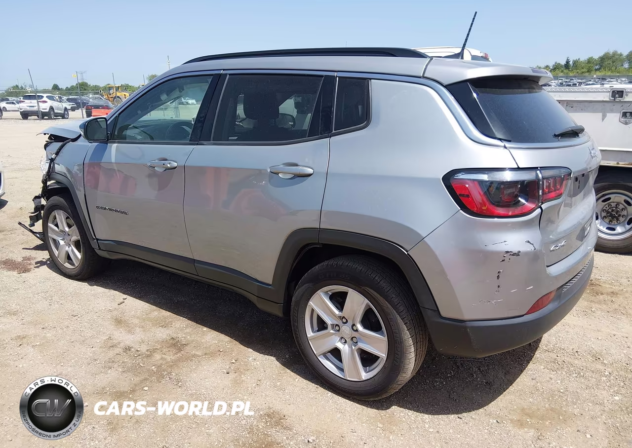 2022 Jeep Compass Latitude 4X4 VIN:3C4NJDBB6NT130674 - 3