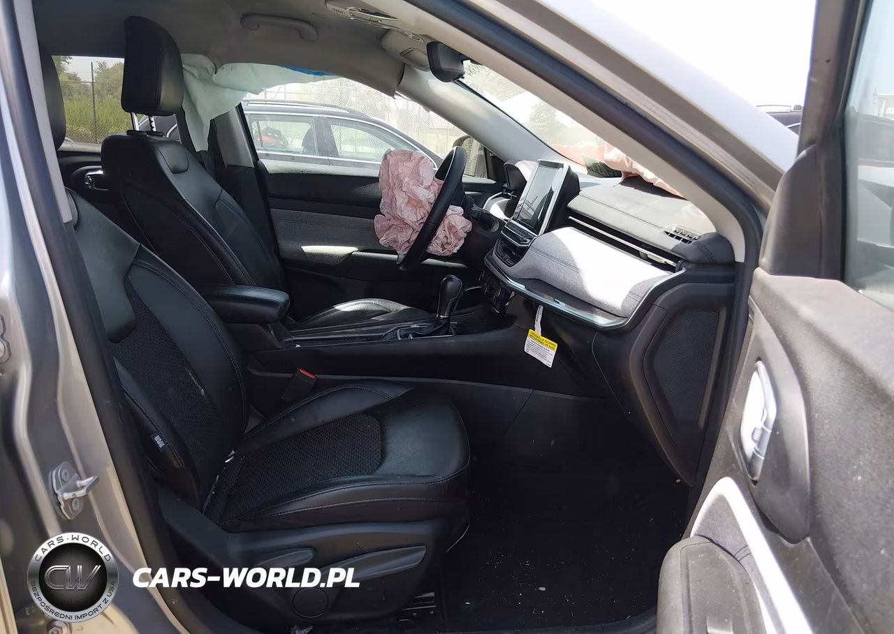 2022 Jeep Compass Latitude 4X4 VIN:3C4NJDBB6NT130674 - 5